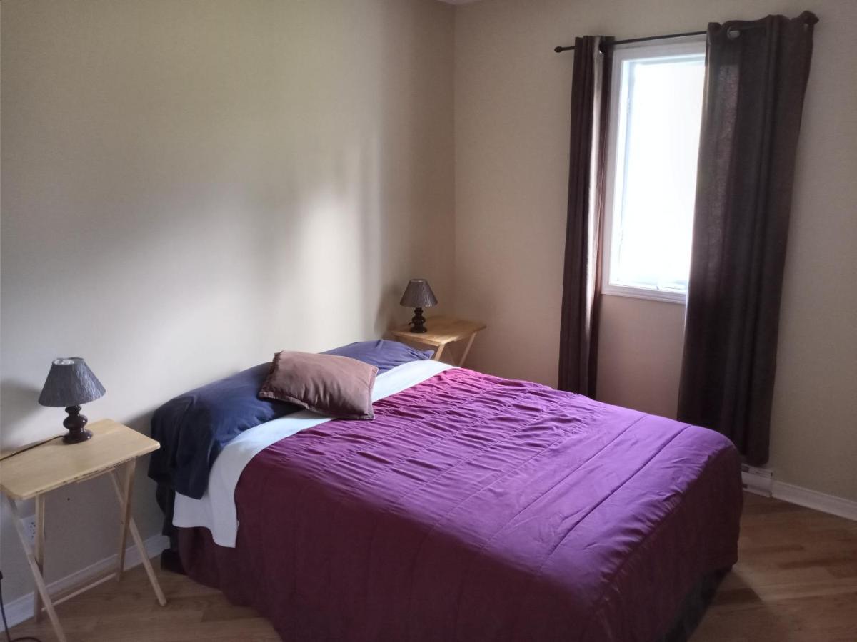 Guests Room For Rent / Chambre Prive Dans Maison Partager Maria Екстериор снимка